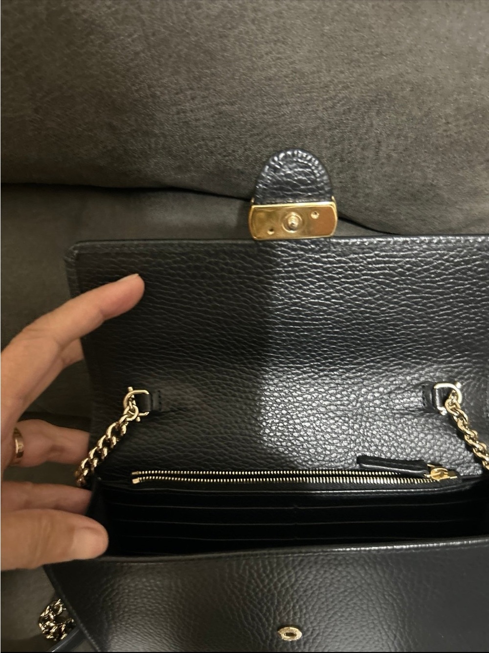 Gucci Black Leather Card Holder with Gold Double G - Picture 2 of 9